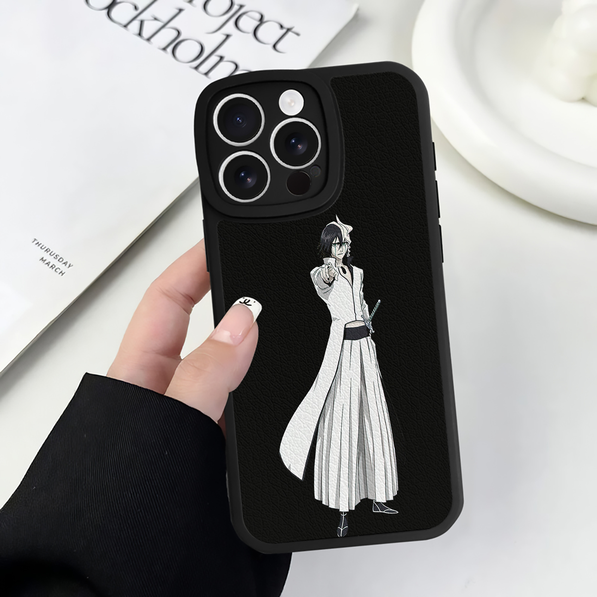 （画像用） ブリーチ ウルキオラ·シファー BLEACH Ulquiorra cifer 【iPhone 16シリーズ対応】シリコンスマホケース（レザー調） 材質：シリコン